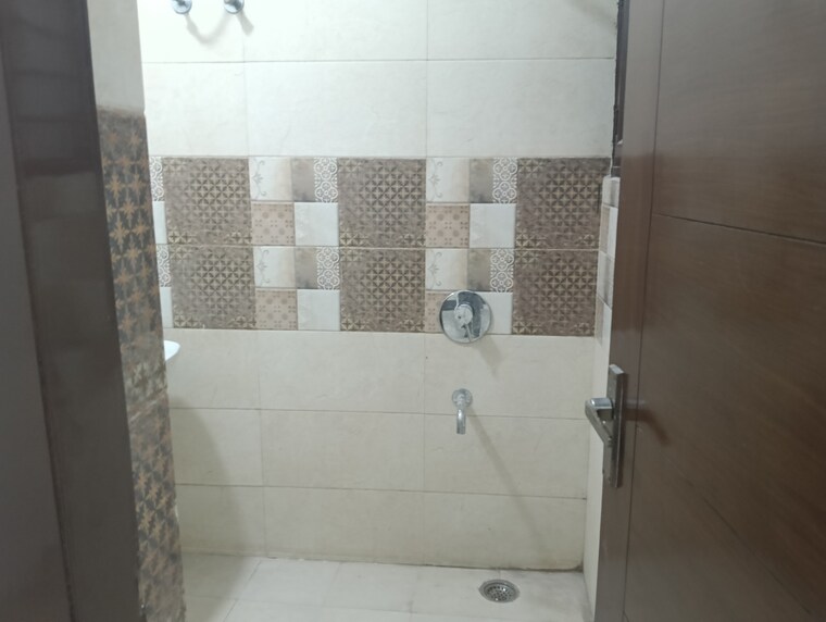 Attached Bathroom, ms-enclave-zirakpur 2 Bedroom 9000 Sq.Ft. Apartment In Dhakoli Zirakpur 9635816