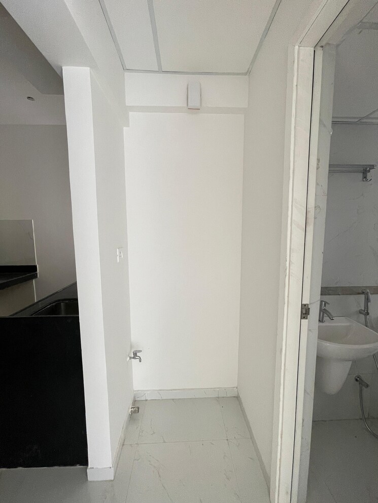 Bathroom, runwal-gardens-phase-i 1 Bedroom 467 Sq.Ft. Apartment In Dombivli East Thane 9635876