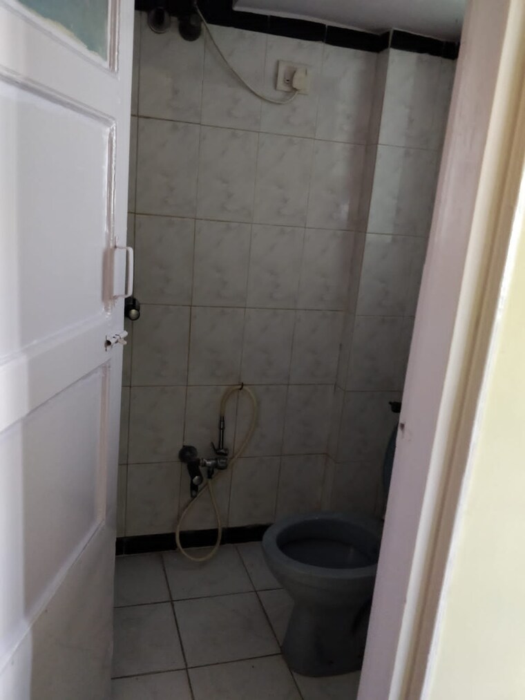 Bathroom, dheeraj-sagar 2 Bedroom 750 Sq.Ft. Apartment In Malad West Mumbai 9635831