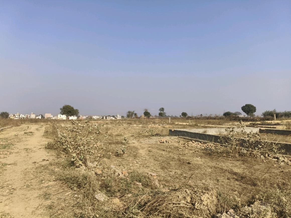 Plot For Sale in Dankaur