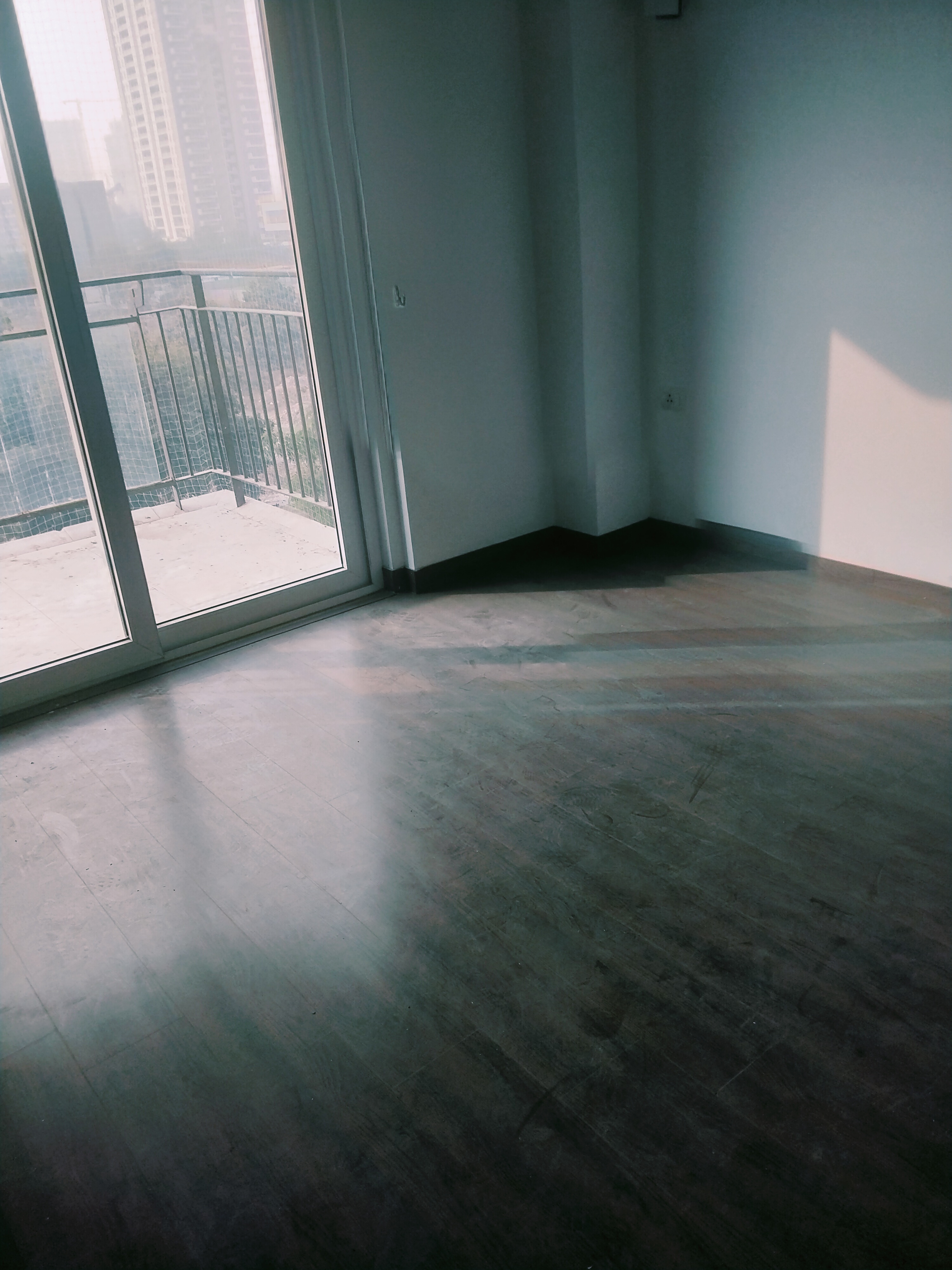 3 BHK + Servant Room 1950 Sq.Ft. Apartment in Emaar The Palm Drive-The Premier Terraces