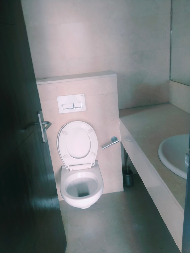 Bathroom, emaar-the-palm-drive-the-premier-terraces 3 Bedroom 1950 Sq.Ft. Apartment In Sector 66 Gurgaon 9635892