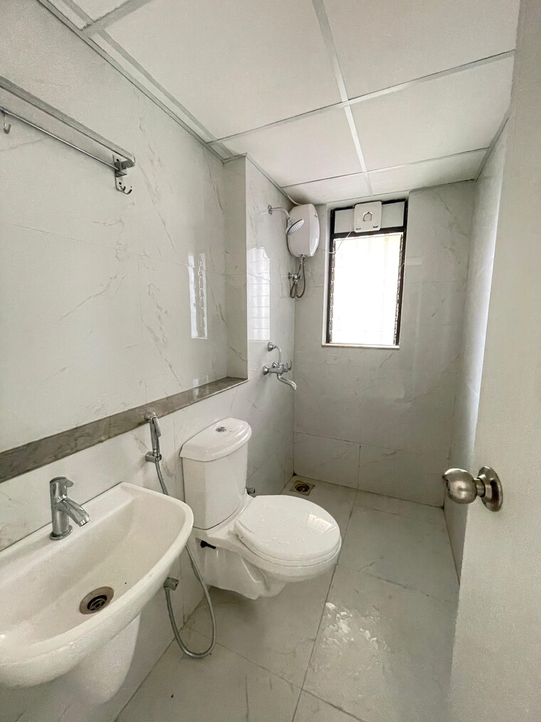 Bathroom, runwal-gardens-phase-i 1 Bedroom 467 Sq.Ft. Apartment In Dombivli East Thane 9635948