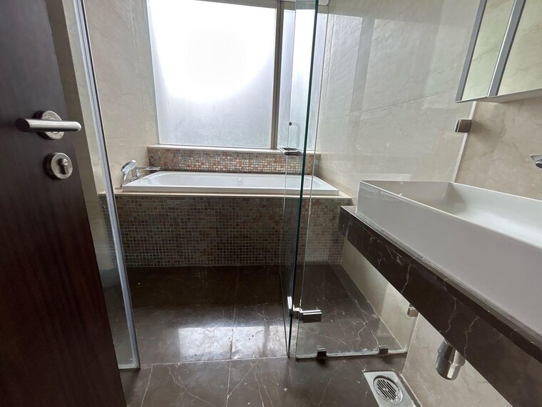 Kitchen, lodha-supremus-worli 5 Bedroom 2570 Sq.Ft. Apartment In Worli Mumbai 9635904