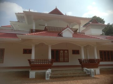 6+ BHK Villa – Exterior View View at Mc Road - for Sale