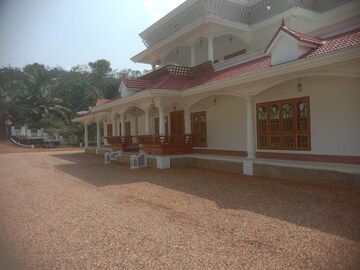 6+ BHK Villa – Exterior View View at Mc Road - for Sale