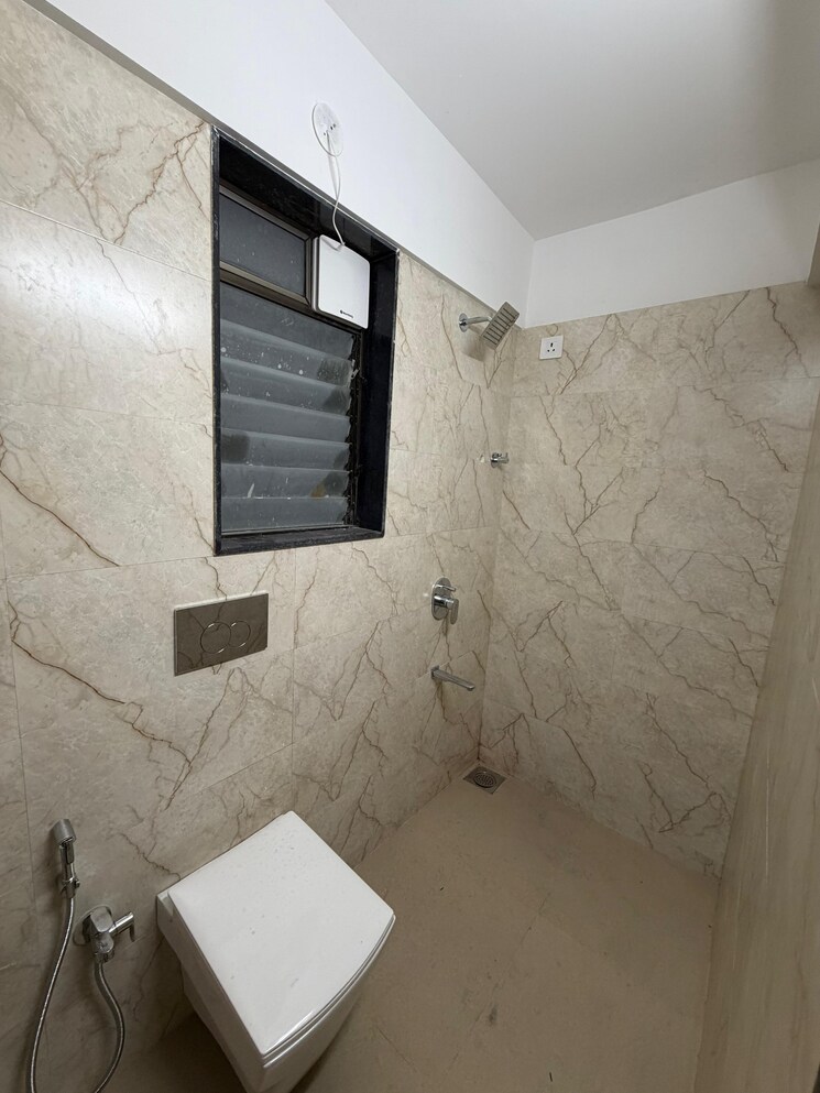 Bathroom, pratham-arc-aura 2 Bedroom 540 Sq.Ft. Apartment In Andheri West Mumbai 9635977