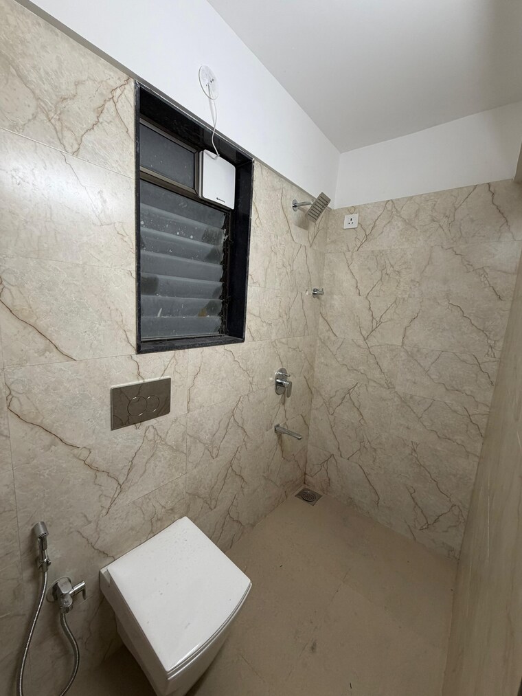 Bathroom, pratham-arc-aura 2 Bedroom 540 Sq.Ft. Apartment In Andheri West Mumbai 9635977