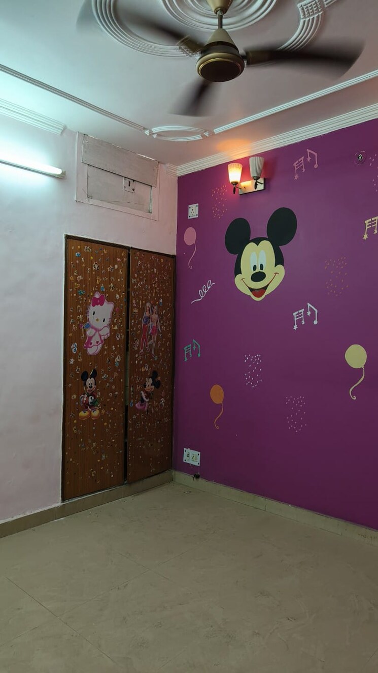 Room, sector 12 dwarka 2 Bedroom 1200 Sq.Ft. Apartment In Sector 12 Dwarka Delhi 9635953