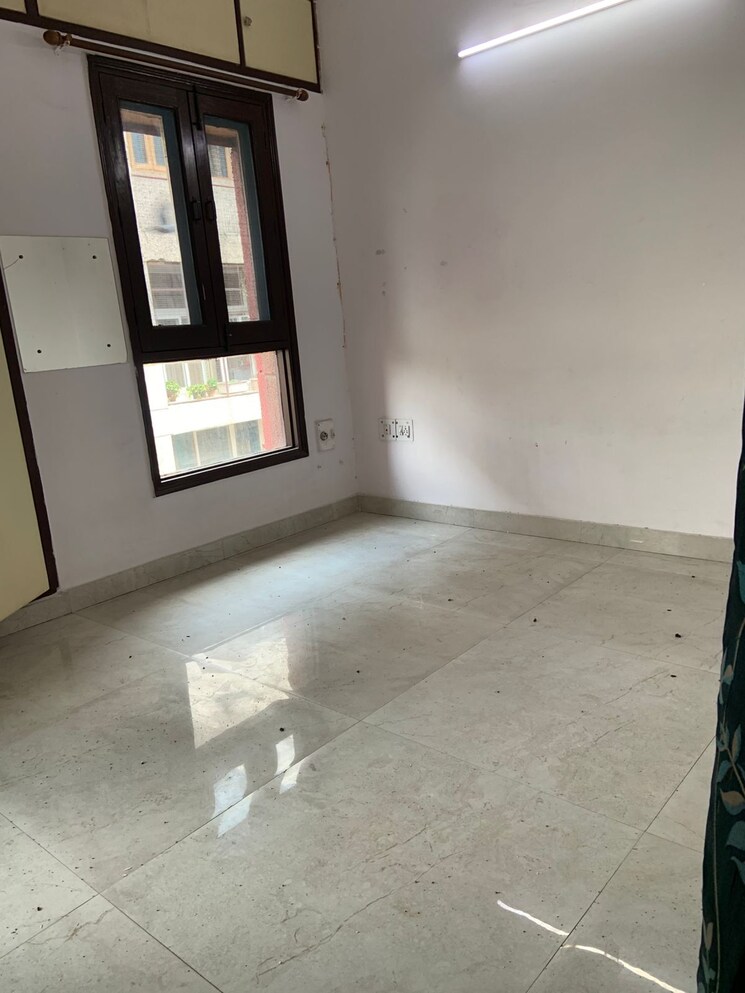 Room, dwarka 3 Bedroom 1550 Sq.Ft. Apartment In Dwarka Delhi 9636052