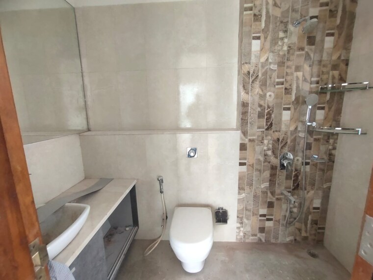 Bathroom, omkar-alta-monte 3 Bedroom 1820 Sq.Ft. Apartment In Malad East Mumbai 9636047