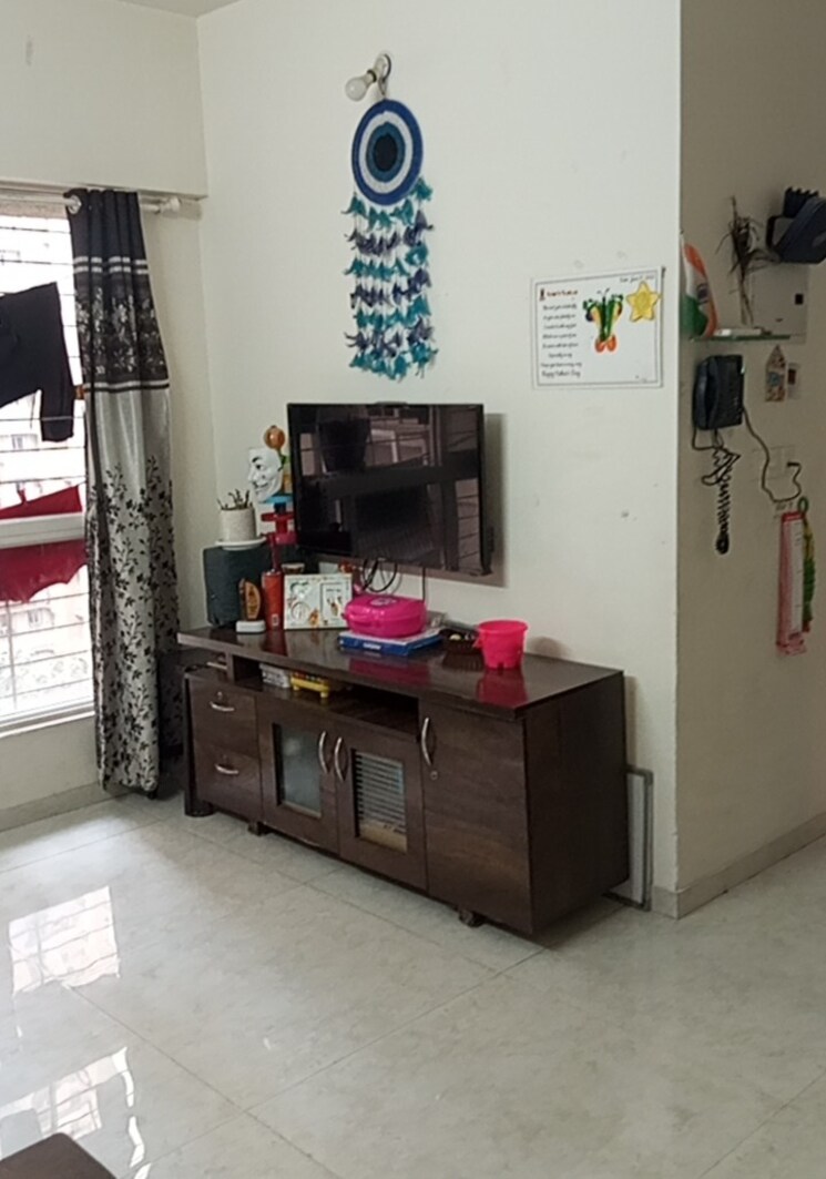 Room, lodha-amara 1.5 Bedroom 555 Sq.Ft. Apartment In Kolshet Road Thane 9636090