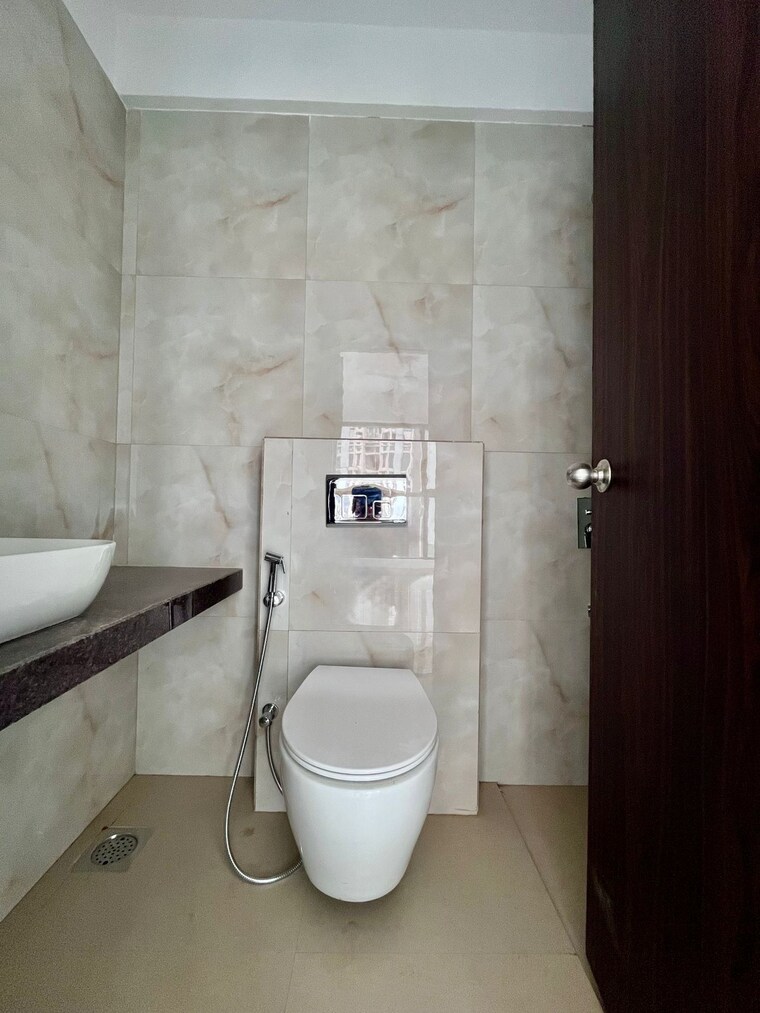 Bathroom, raymond-ten-x-habitat 1 Bedroom 550 Sq.Ft. Apartment In Pokhran Road No Two Thane 9636119