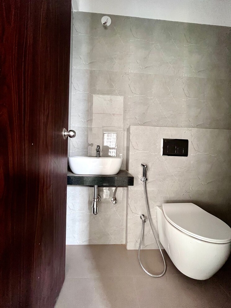 Bathroom, raymond-ten-x-habitat 1 Bedroom 550 Sq.Ft. Apartment In Pokhran Road No Two Thane 9636119