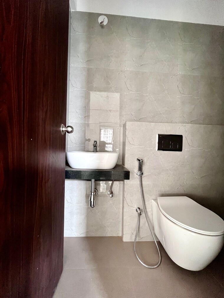 Bathroom, raymond-ten-x-habitat 1 Bedroom 550 Sq.Ft. Apartment In Pokhran Road No Two Thane 9636119