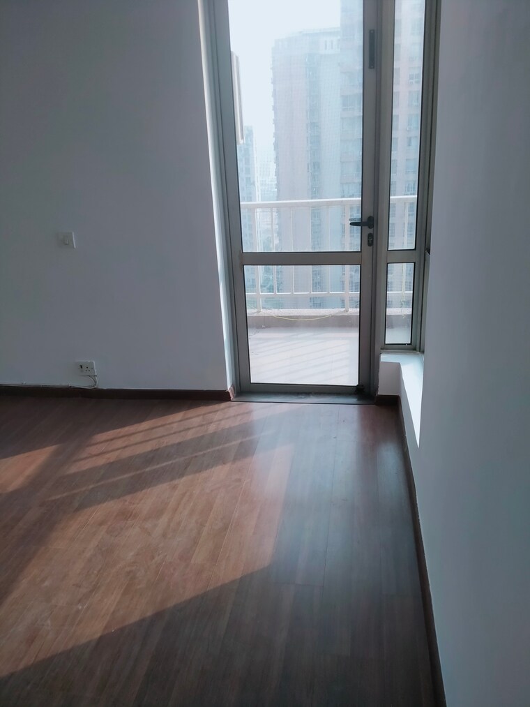 Room, pioneer-park-phase-1 3 Bedroom 1950 Sq.Ft. Apartment In Sector 61 Gurgaon 9636205