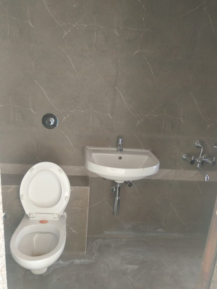 Bathroom, nisha-residency 3 Bedroom 1350 Sq.Ft. Apartment In Goregaon West Mumbai 9636201