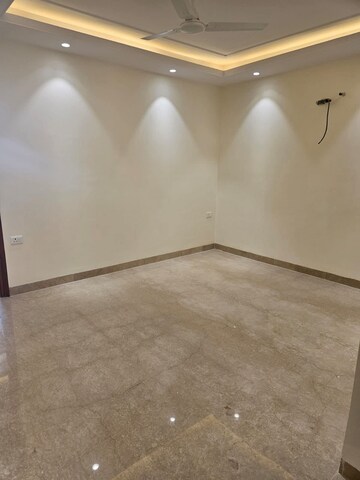 Room in 2 BHK Apartment at Saket – for Rent