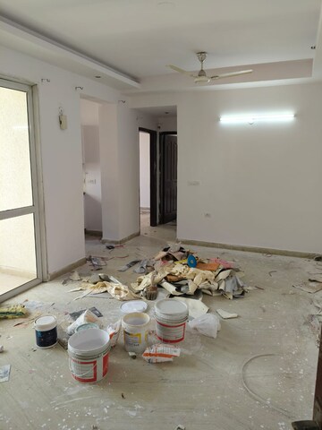 Living Room in 2 BHK Apartment at Sector 77 – for Rent