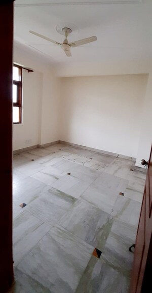 Room in 3 BHK Apartment at Dwarka – for Rent