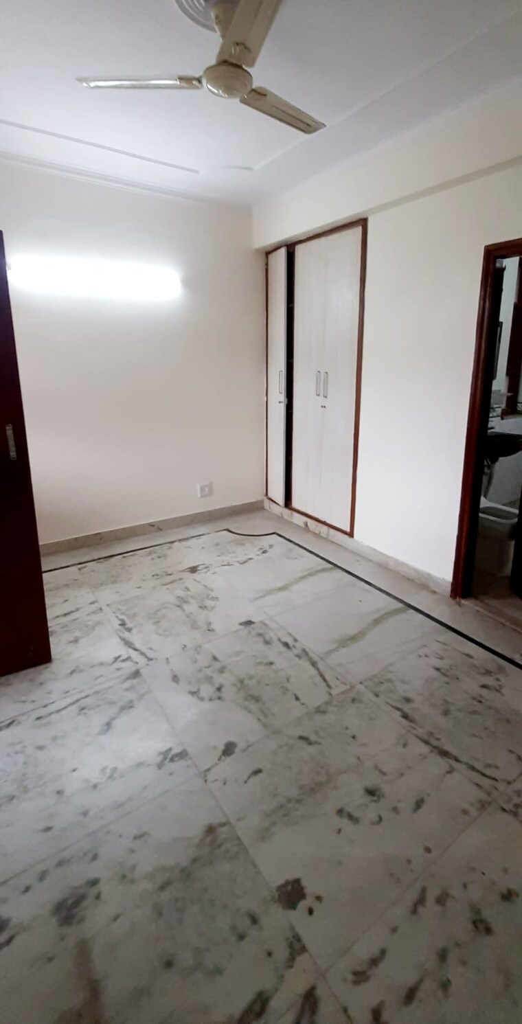 Room, dwarka 3 Bedroom 1450 Sq.Ft. Apartment In Dwarka Delhi 9636392