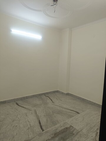 Room in 3 BHK Builder Floor at Mohan Garden – for Sale