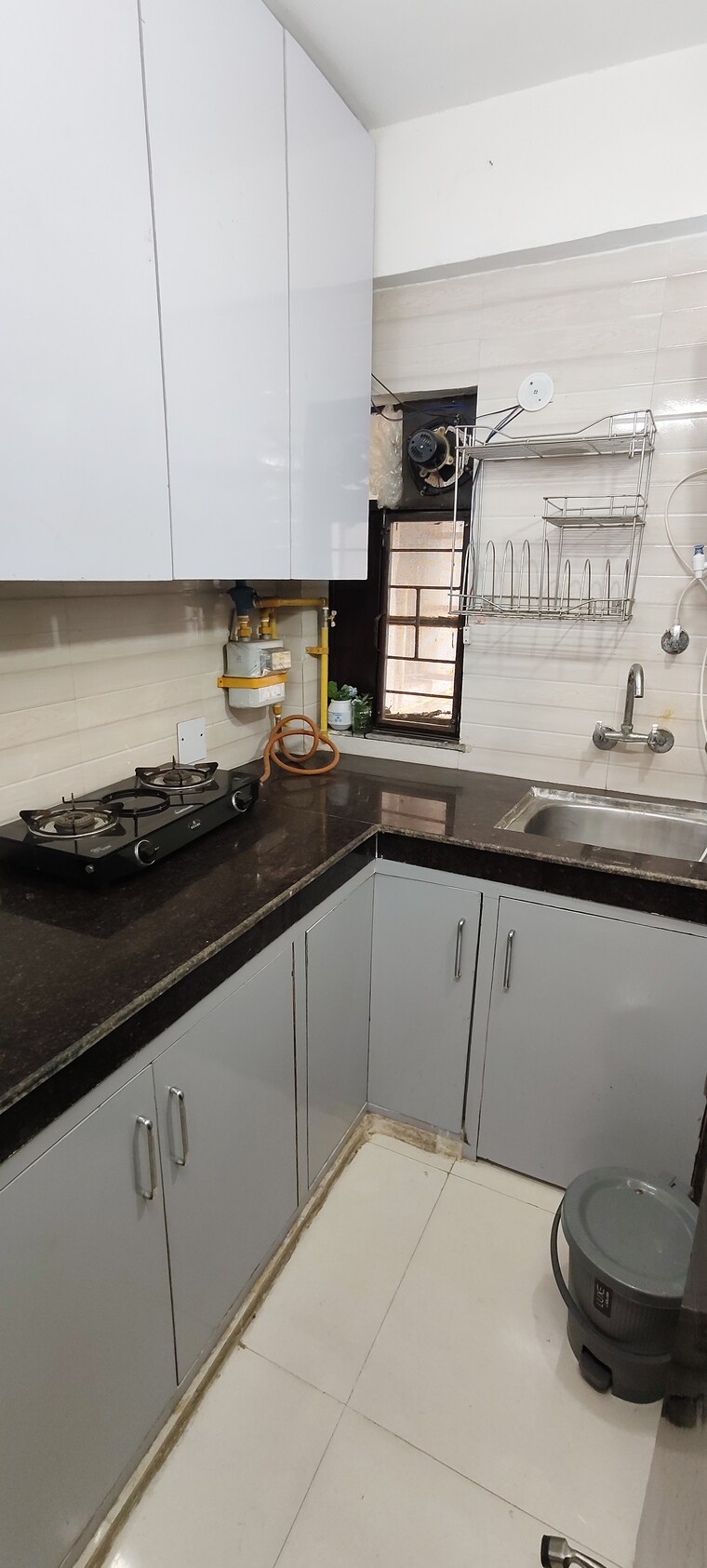 Kitchen, golf links 1 Bedroom 350 Sq.Ft. Apartment In Golf Links Delhi 9636542