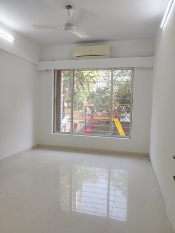 Room in 2 BHK Apartment at Suchidham Complex, Goregaon East – for Rent