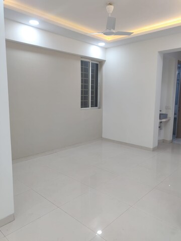 Room in 2 BHK Apartment at Suchidham Complex, Goregaon East – for Rent