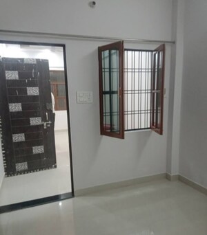Room in 1 BHK Independent House at Aliganj – for Rent
