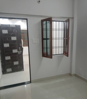 Room in 1 BHK Independent House at Aliganj – for Rent