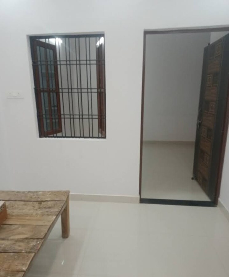 Room, aliganj 1 Bedroom 4850 Sq.Ft. Independent House In Aliganj Lucknow 9636566