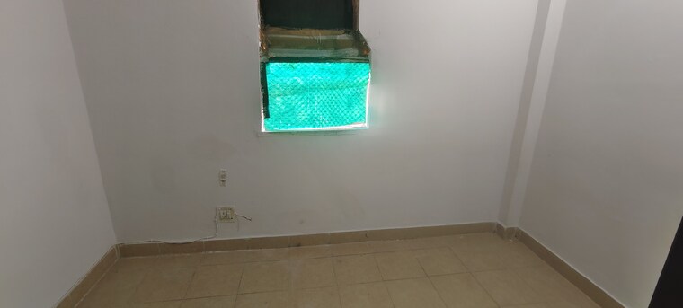 Room, golf links 1 Bedroom 350 Sq.Ft. Apartment In Golf Links Delhi 9636572