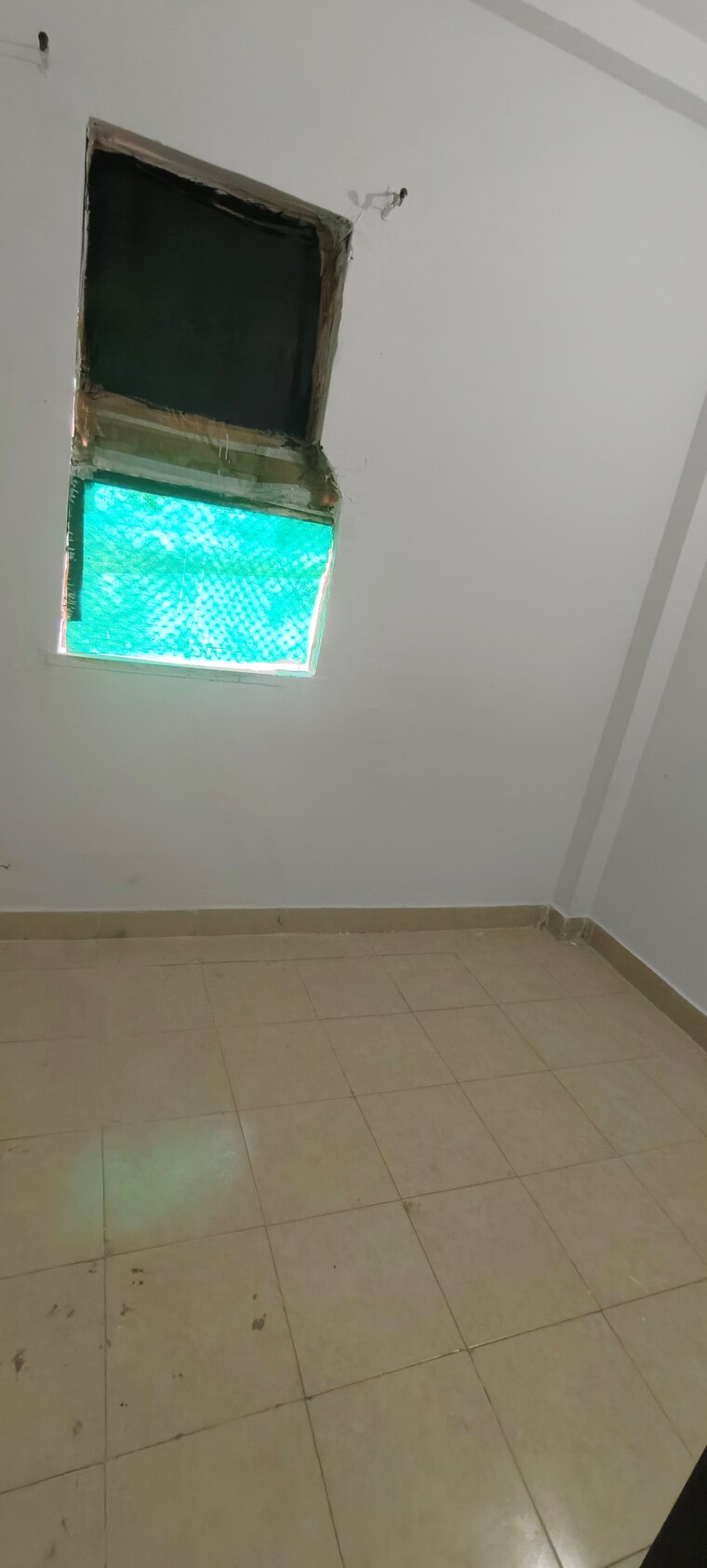 Room, golf links 1 Bedroom 350 Sq.Ft. Apartment In Golf Links Delhi 9636572