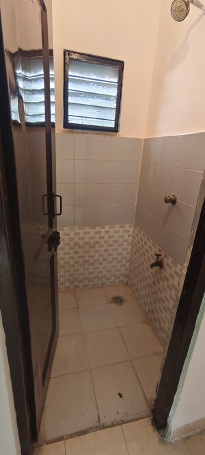 Bathroom in 1 BHK Apartment at Golf Links – for Rent