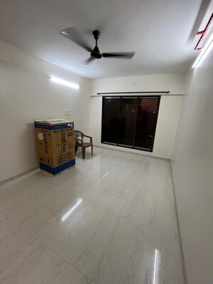Room in 2 BHK Apartment at Pratham ARC Aura, Andheri West – for Rent