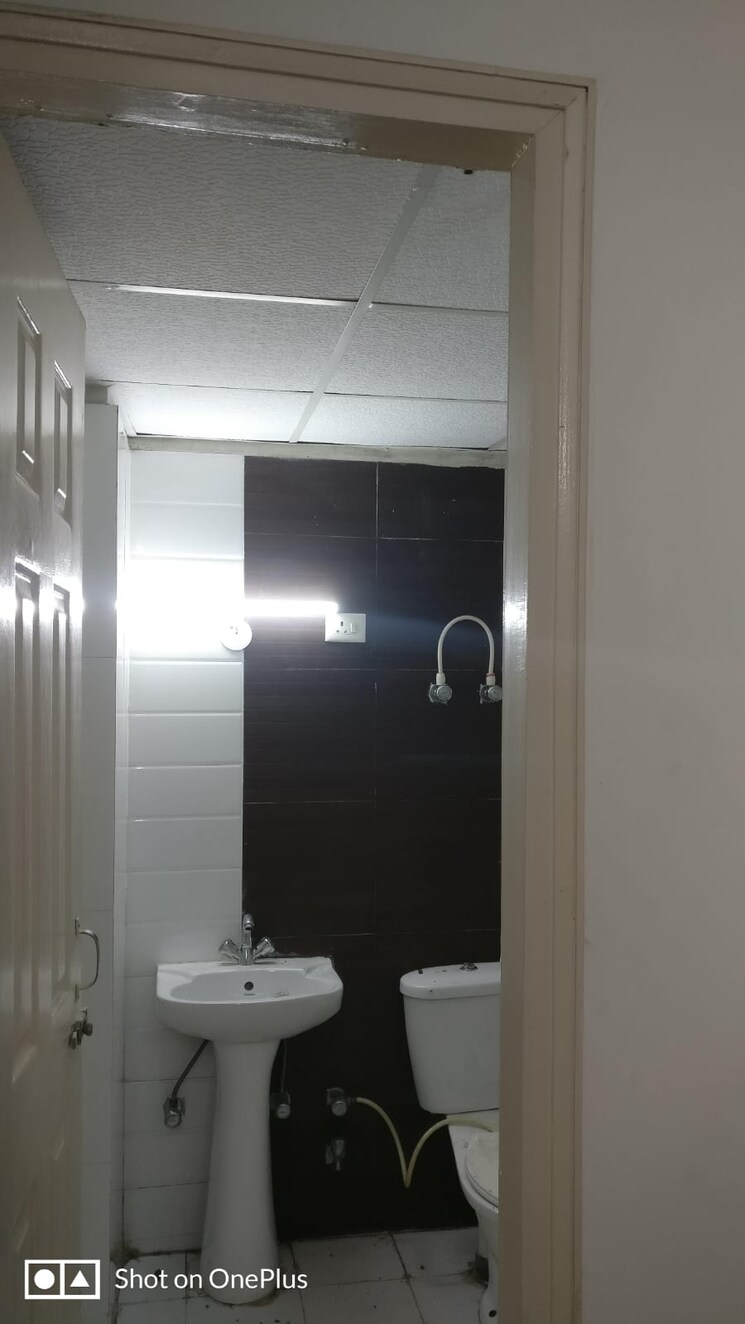 Bathroom, gulmohur-garden 3 Bedroom 1590 Sq.Ft. Apartment In Raj Nagar Extension Ghaziabad 9636631