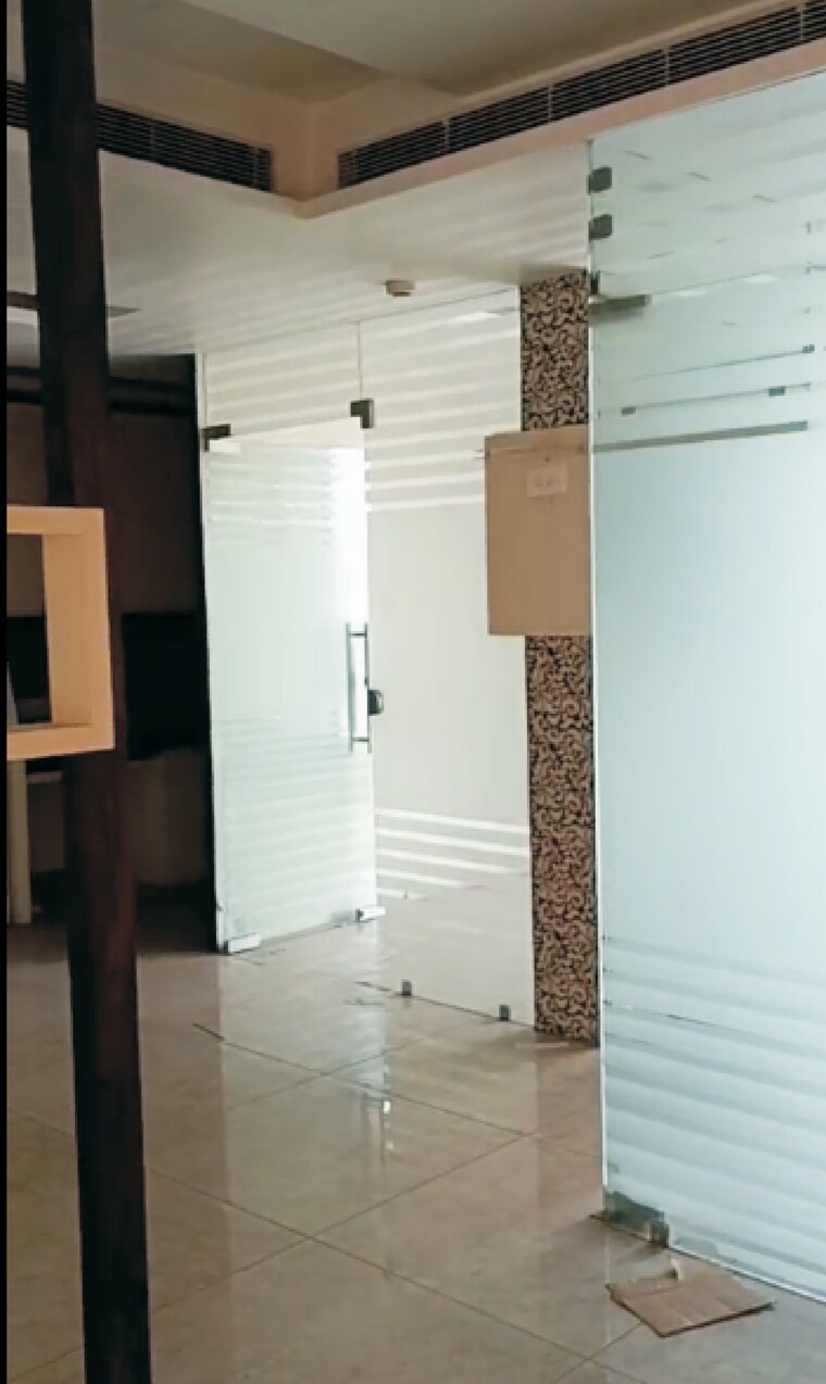 undefined, rohini sector 3 Commercial Office Space 980 Sq.Ft. In Rohini Sector 3 Delhi 9636623