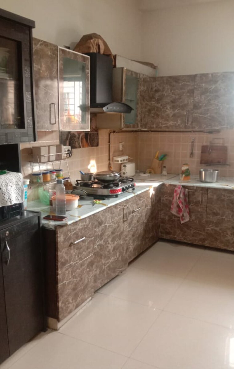 Kitchen, avantika colony 3.5 Bedroom 240 Sq.Yd. Builder Floor In Avantika Colony Ghaziabad 9636648