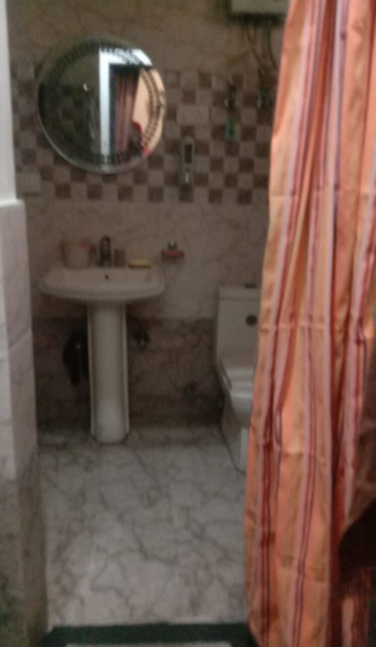 Bathroom, avantika colony 3.5 Bedroom 240 Sq.Yd. Builder Floor In Avantika Colony Ghaziabad 9636648