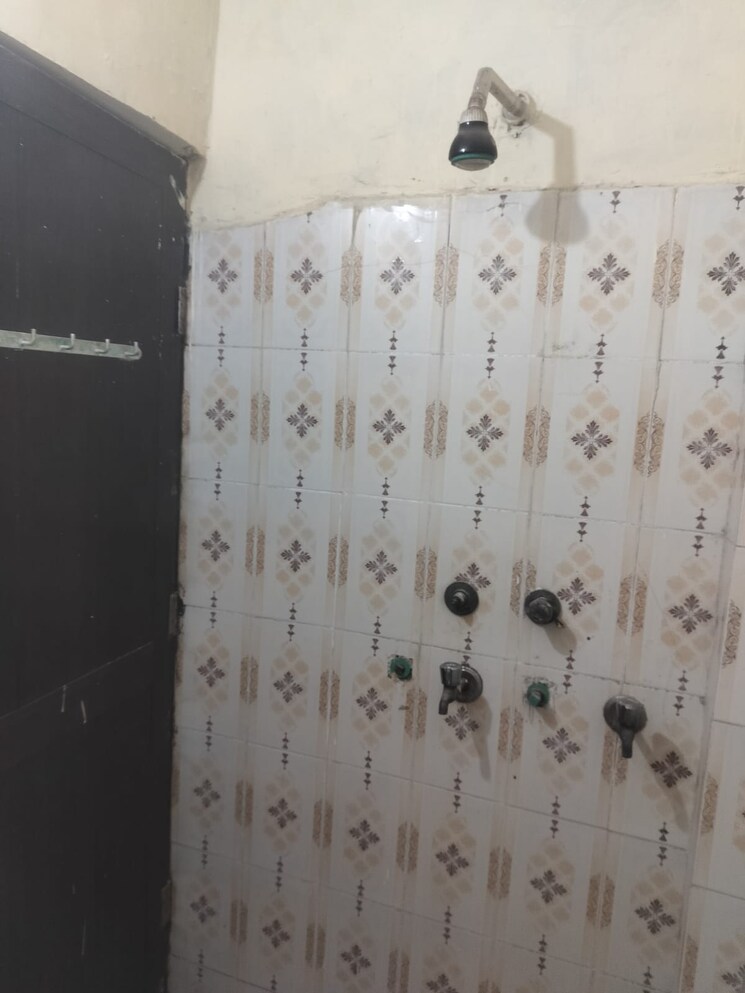 Bathroom, dwarka 1 Bedroom 450 Sq.Ft. Apartment In Dwarka Delhi 9636669