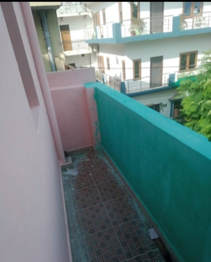 1 BHK + Study Room Villa For Rent in Aliganj