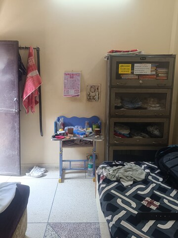 Furnished Amenities in 1 RK Builder Floor at Rama Park – for Rent