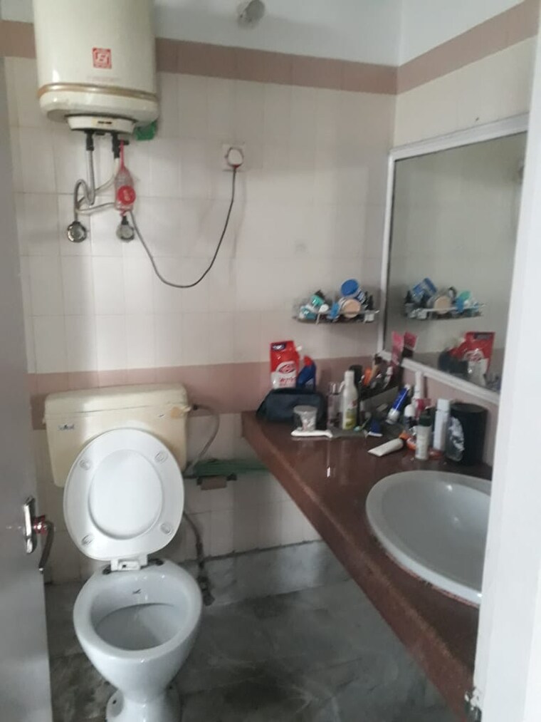 Bathroom, sector 4 dwarka 4 Bedroom 2000 Sq.Ft. Apartment In Sector 4 Dwarka Delhi 9636691