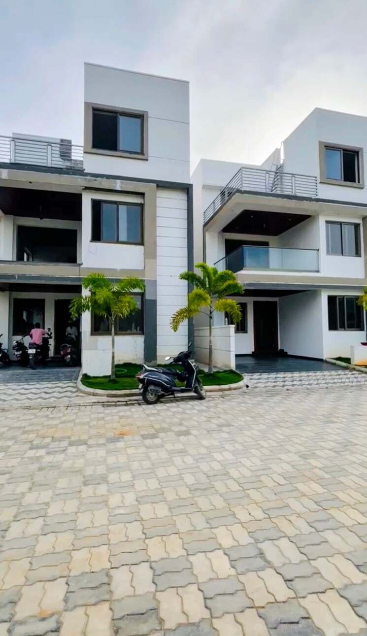  Parking, kompally 3 Bedroom 2850 Sq.Ft. Villa In Kompally Hyderabad 9636923