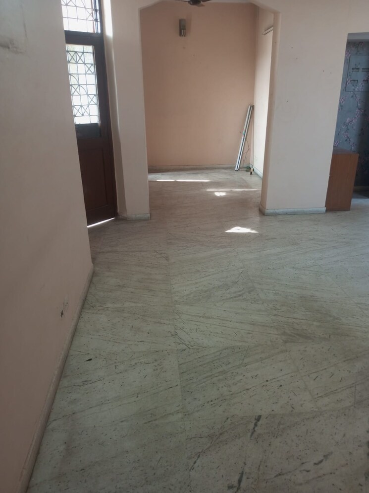 Room, dwarka 3 Bedroom 1400 Sq.Ft. Apartment In Dwarka Delhi 9636830
