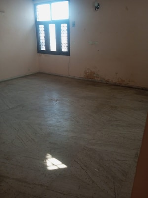 Room in 3 BHK Apartment at Dwarka – for Rent