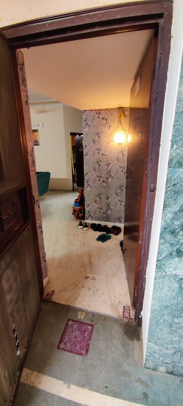 Room in 3 BHK Apartment at Dwarka – for Rent