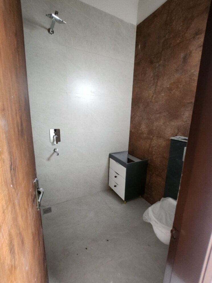 Bathroom, alaknanda-maxxus-eden-estate 4 Bedroom 123 Sq.Yd. Villa In Ghazipur Zirakpur 9636868