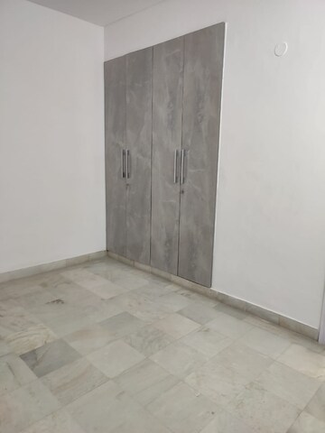Room in 3 BHK Apartment at Sector 22 Dwarka – for Rent